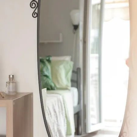 Center Near Helexpo Selanik