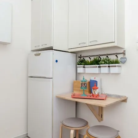 Center Near Helexpo Daire *